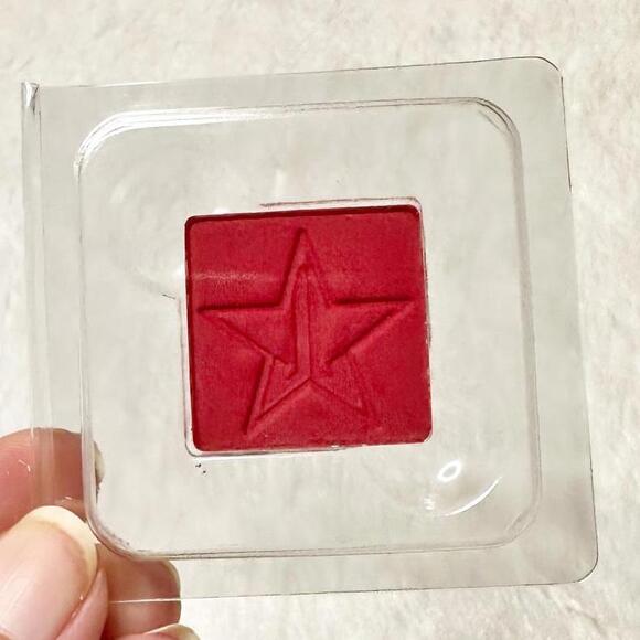 NIB Jeffree Star Pressed Pigment Artistry Single in Cherry Soda 1.5g - Picture 3 of 7